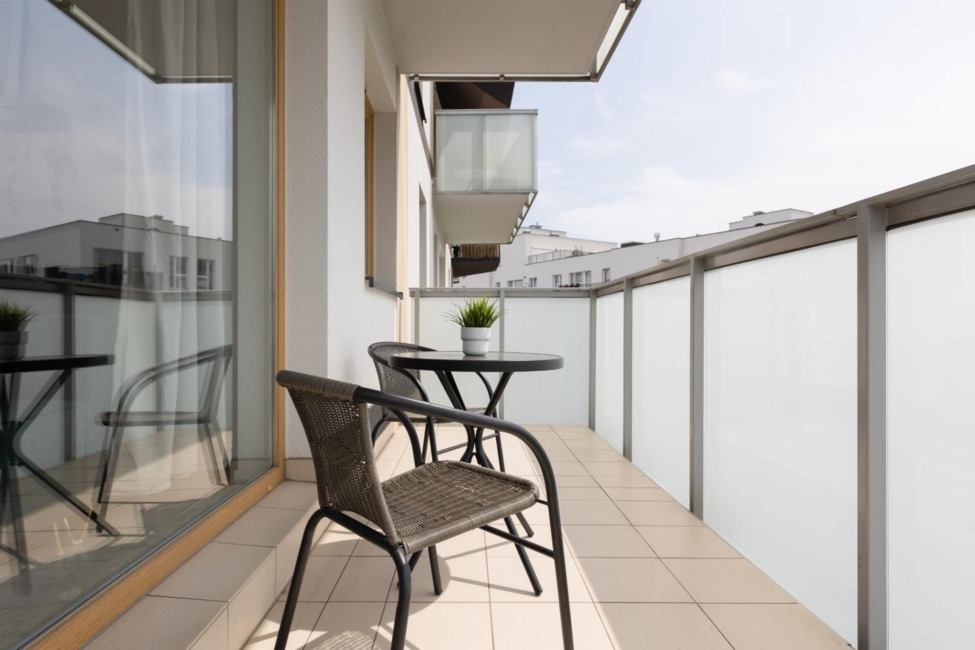 Metro Bielany Apartments By Noclegi Renters 华沙 外观 照片